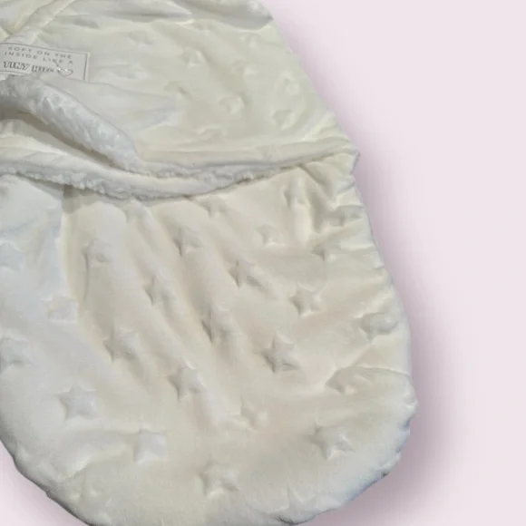 NWT White Tiny Hug Baby Swaddle Star Print Newborn - Picture 3 of 4